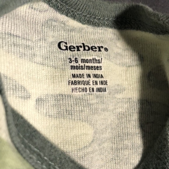 Set of 5 Gerber Onesies Camo/Wild Theme - Picture 4 of 12